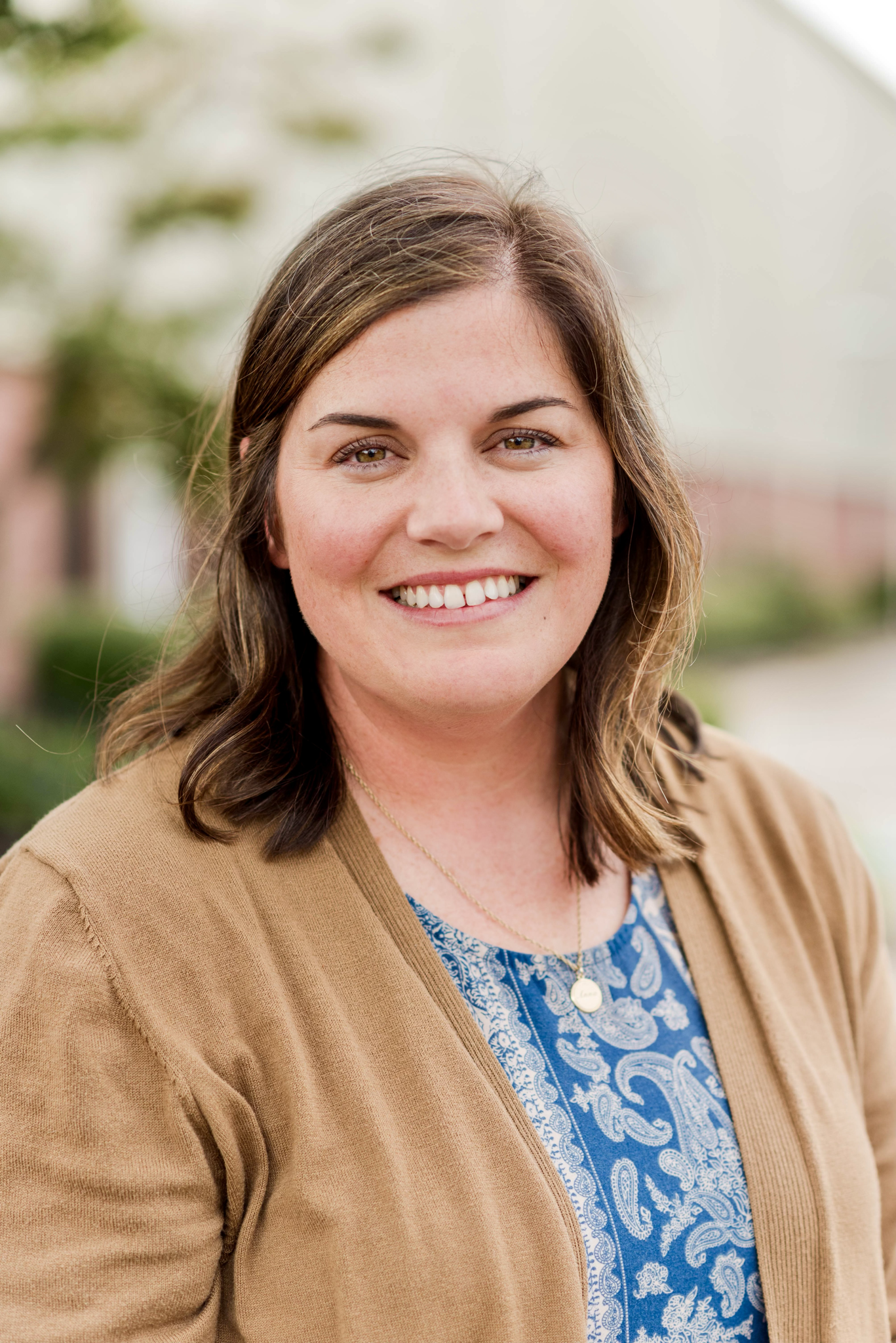Leslie Cheyne, Administrative Assistant